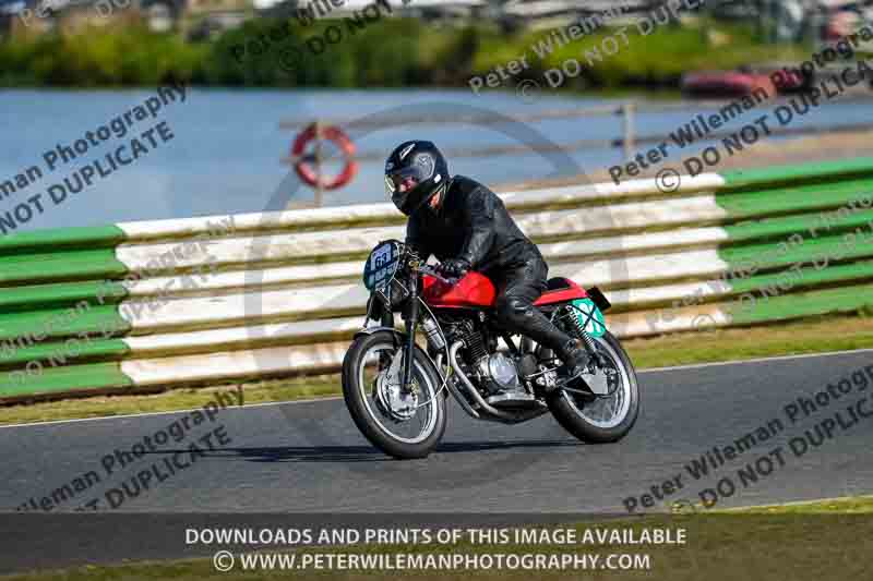 Vintage motorcycle club;eventdigitalimages;mallory park;mallory park trackday photographs;no limits trackdays;peter wileman photography;trackday digital images;trackday photos;vmcc festival 1000 bikes photographs